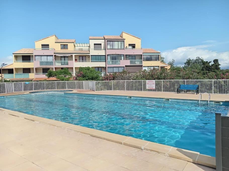 Jolie Maisonnette Dans Residence Calme Avec Piscine Ле Баркарес Экстерьер фото